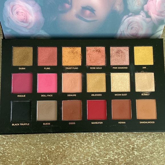 Gently used Huda Beauty Rose Gold Remastered eyeshadow palette - Picture 3 of 4